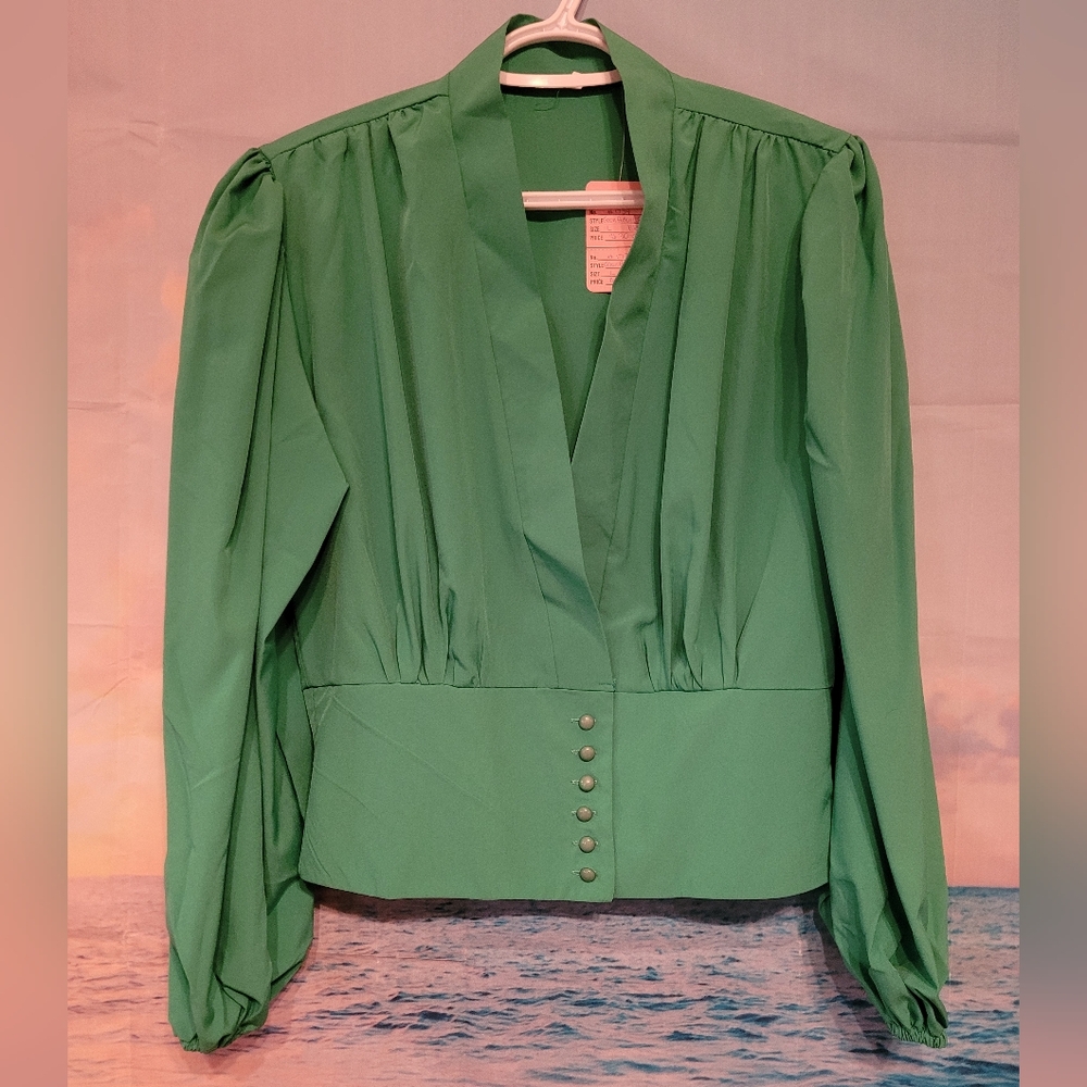 Retro look button up top ~ Large